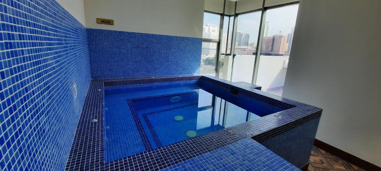Sirius Tower Aparthotel Manama Luaran gambar