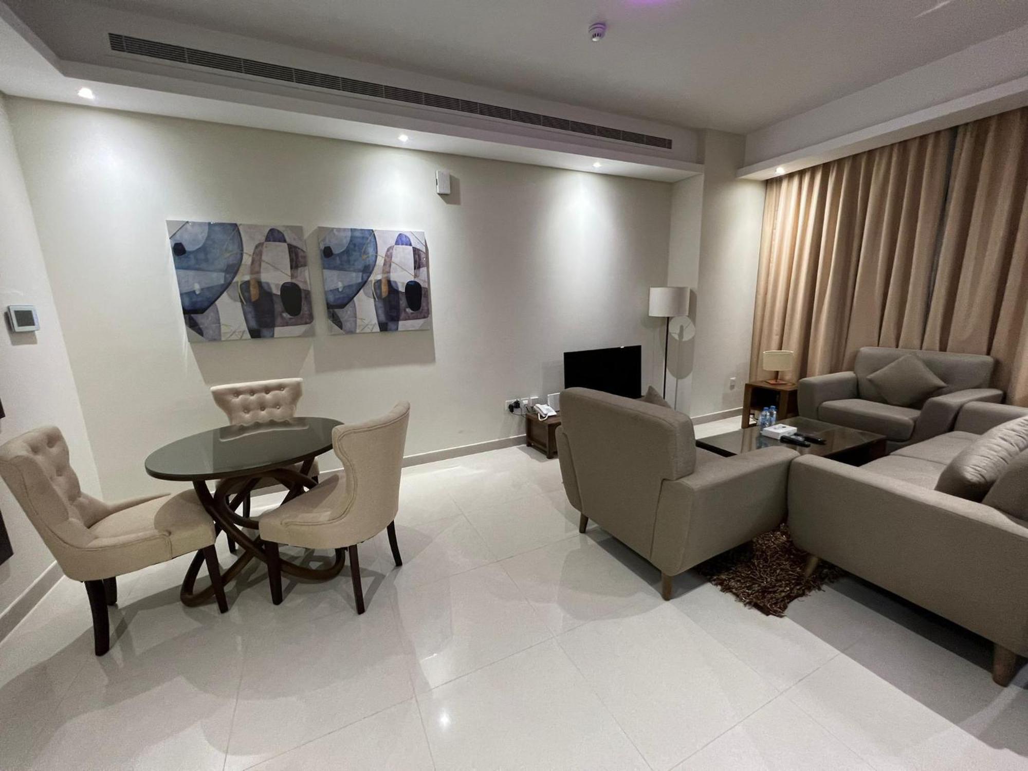 Sirius Tower Aparthotel Manama Luaran gambar