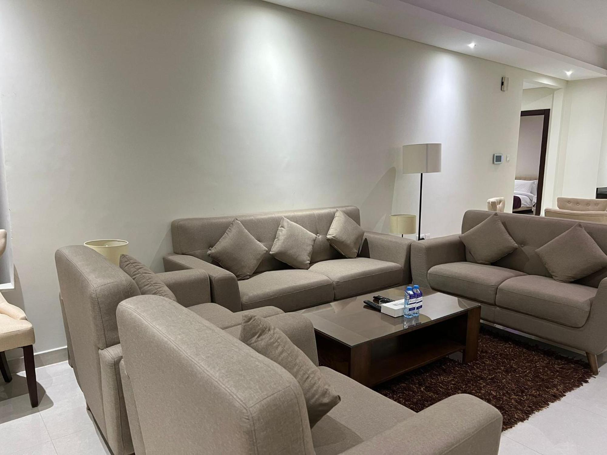 Sirius Tower Aparthotel Manama Luaran gambar