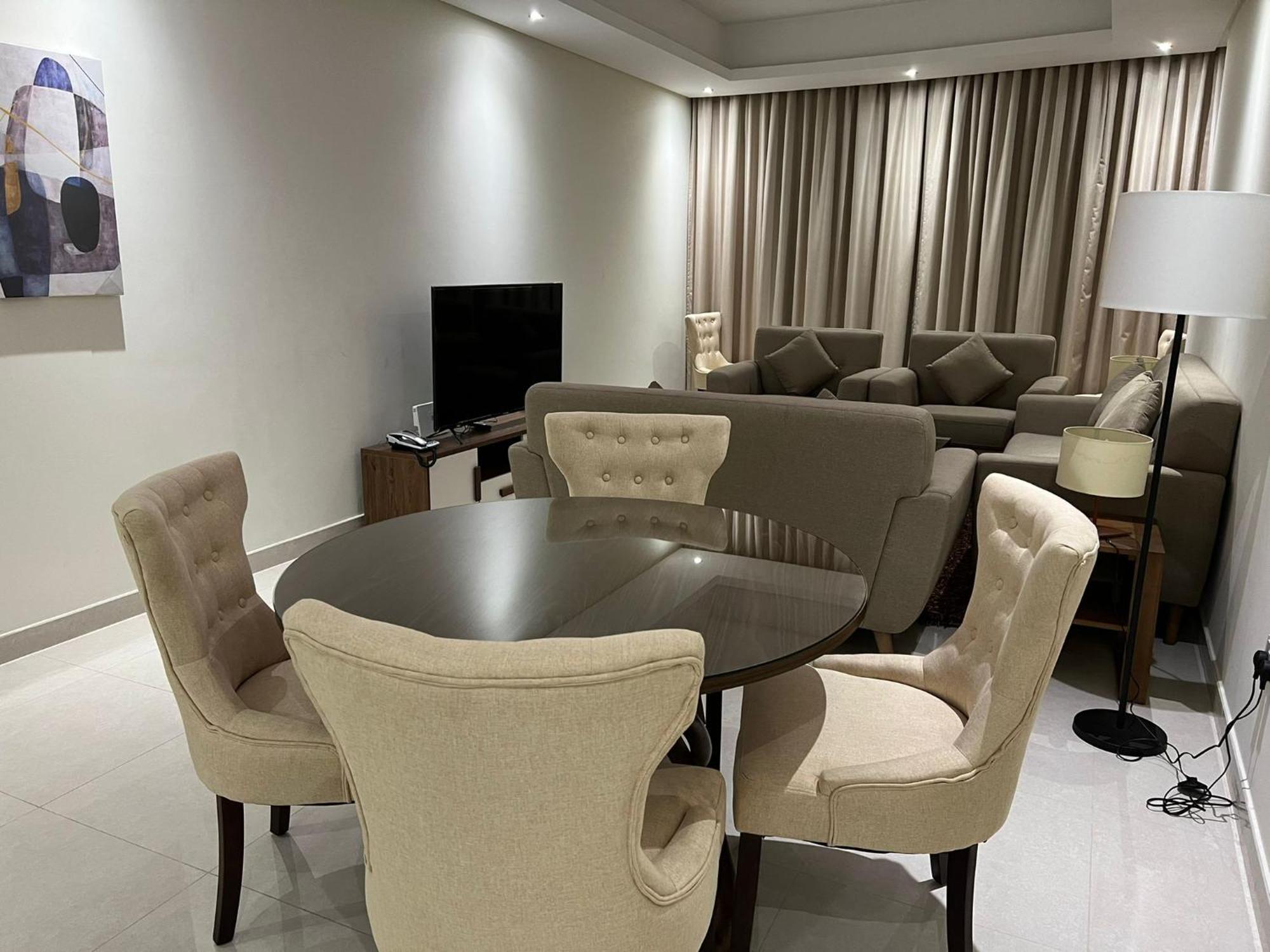 Sirius Tower Aparthotel Manama Luaran gambar