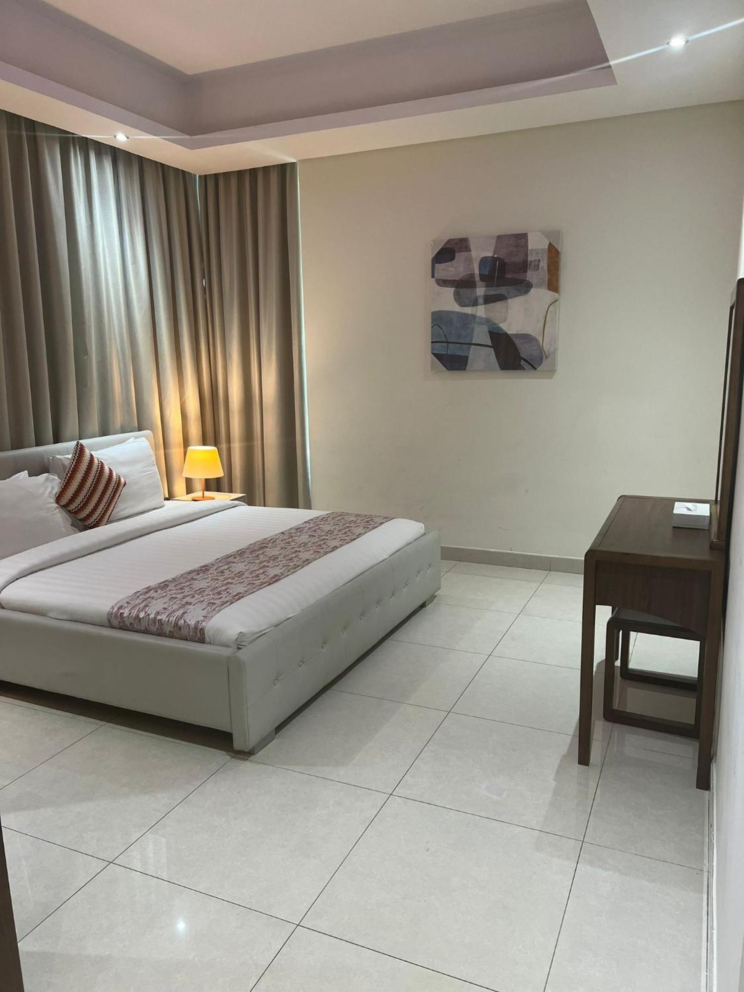 Sirius Tower Aparthotel Manama Luaran gambar