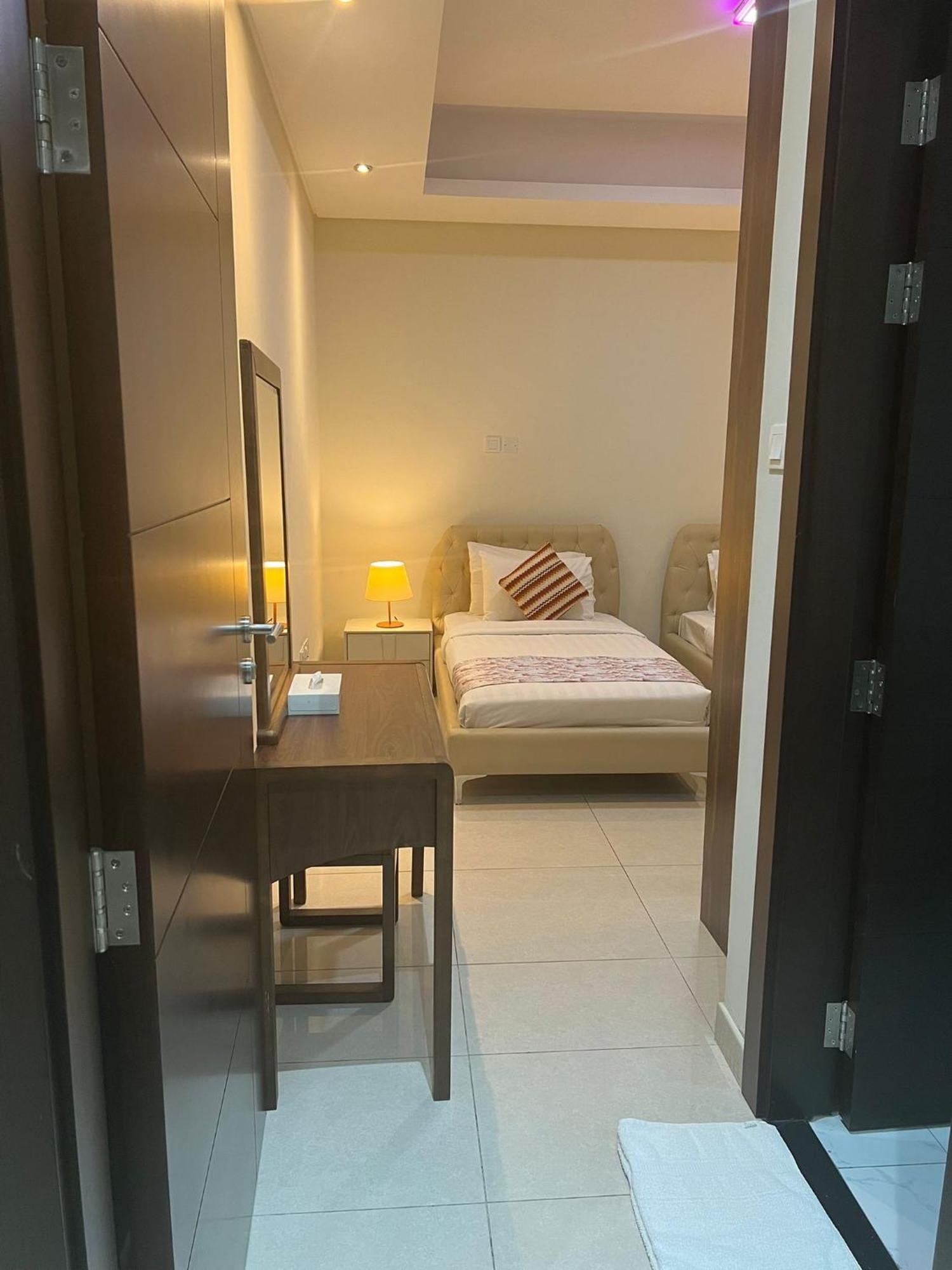 Sirius Tower Aparthotel Manama Luaran gambar